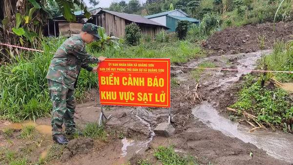 [Video] Công bố tình huống khẩn cấp về thiên tai tại thôn Đắk Snao (Lâm Đồng)