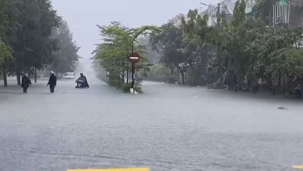 [Video] Thành phố Hồ Chí Minh và Nam Bộ chủ động ứng phó mưa lớn, nguy cơ ngập lụt