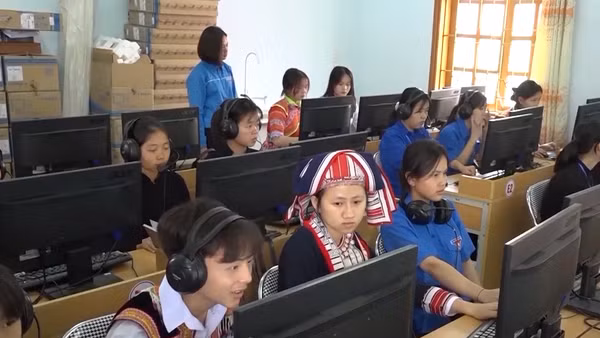 [Video] Đề xuất hỗ trợ sinh viên dân tộc thiểu số rất ít người 150% mức lương cơ sở mỗi tháng