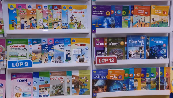 [Video] Chuẩn bị làm bộ sách giáo khoa lớp 1-12 mới, dùng thống nhất từ năm 2028