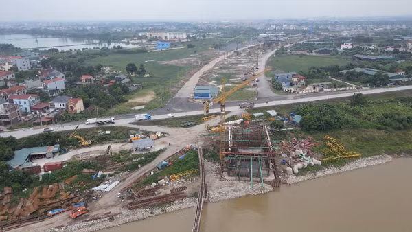 [Video] Hà Nội tăng tốc thi công 7 cầu qua sông Hồng phục vụ APEC 2027