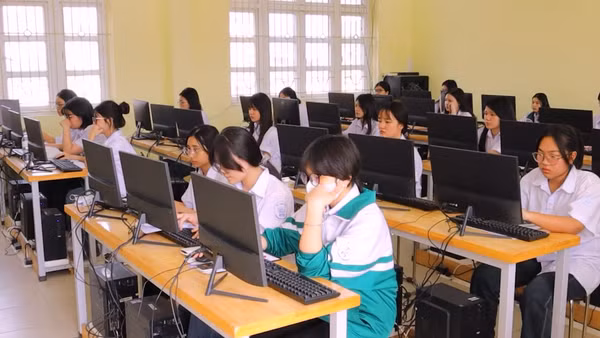 [Video] Chuẩn bị thí điểm thi tốt nghiệp THPT trên máy tính từ năm 2027