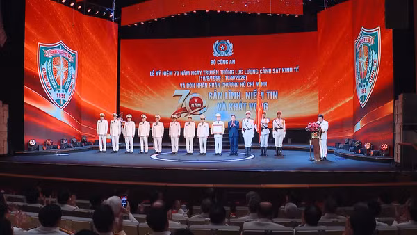 [Video] Chủ tịch Quốc hội Trần Thanh Mẫn: Lực lượng Cảnh sát kinh tế tiếp tục khẳng định là “Lá chắn thép vững chắc” của Đảng, Nhà nước và Nhân dân