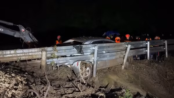 [Video] Nhiều hộ dân sơ tán khẩn, Sơn La công bố tình huống khẩn cấp về thiên tai 