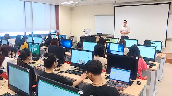 [Video] Bộ Giáo dục và Đào tạo dự kiến giảm 5 trường đại học, 12 trường nghề