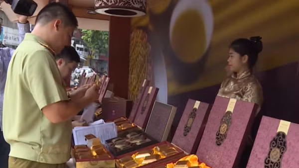 [Video] Hà Nội tập trung kiểm tra an toàn thực phẩm bánh Trung thu