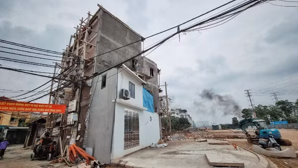 [Video] Hà Nội vận động hợp thửa, hợp khối để ngăn nhà “siêu mỏng, siêu méo”