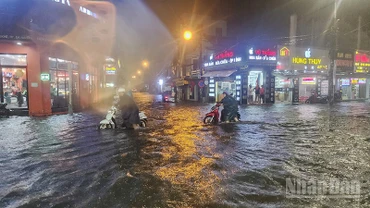 Ngập cục bộ tại tuyến đường Trần Cao Vân (Đà Nẵng) sau trận mưa lớn.