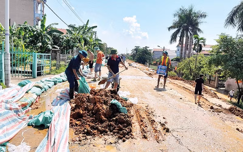 Khu vực đê tại xã Đa Phúc (Hà Nội) vừa xảy ra sự cố sạt trượt vào đầu tháng 10 do ảnh hưởng của hoàn lưu bão số 11. 