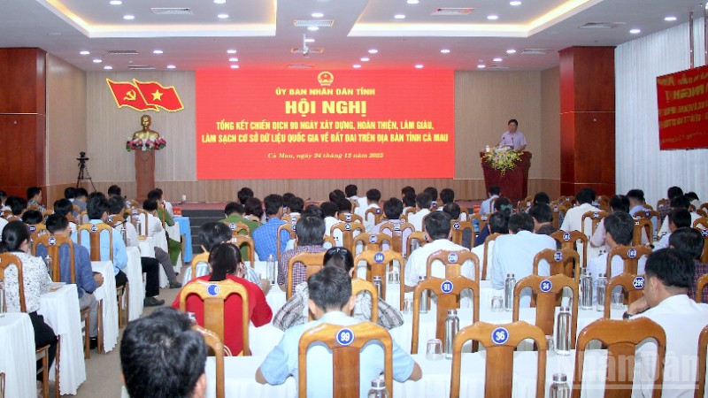Quang cảnh hội nghị tại Cà Mau vào sáng 24/12.