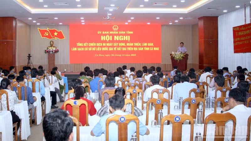 Quang cảnh hội nghị tại Cà Mau vào sáng 24/12.