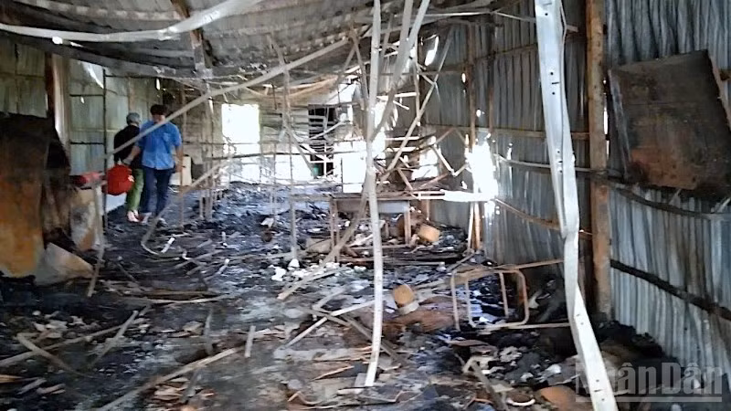 Căn nhà của gia đình ông Hiếu ở chợ Vàm Đình bị thiệt hại nặng nề trong vụ cháy vào sáng sớm ngày 27/9.