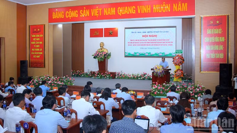 Quang cảnh hội nghị tổng kết Phong trào “Toàn dân đoàn kết xây dựng đời sống văn hóa” tại Cà Mau.