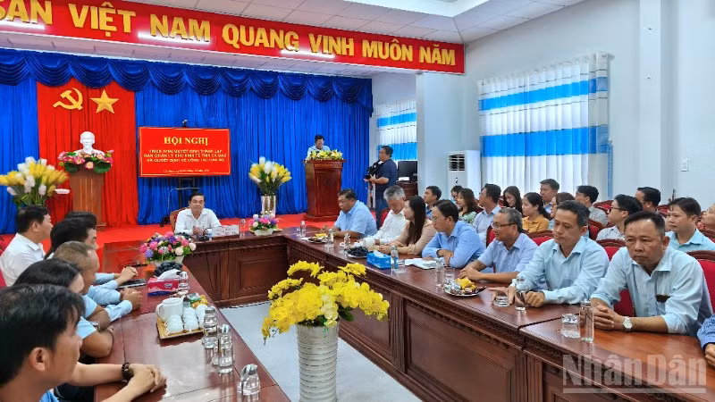 Hội nghị triển khai quyết định quan trọng về việc thành lập Ban Quản lý Khu kinh tế tỉnh Cà Mau vào chiều 9/10.