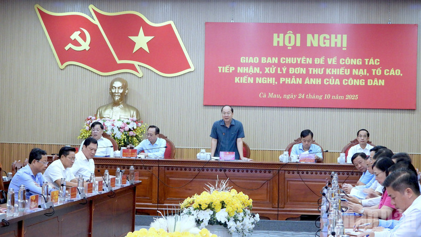 Hội nghị giao ban công tác tiếp nhận, xử lý đơn thư khiếu nại, tố cáo, phản ảnh, kiến nghị của công dân tại Cà Mau vào sáng 24/10.