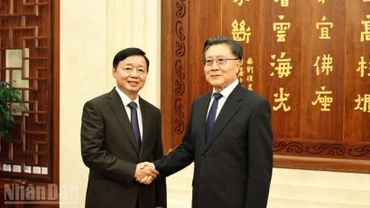Phó Thủ tướng Trần Hồng Hà và Phó Ủy viên trưởng Nhân đại toàn quốc Trung Quốc Vương Đông Minh.