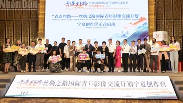 Lễ khai mạc trại sáng tác Ninh Hạ - Chương trình giao lưu sáng tạo video thanh niên quốc tế Con đường tơ lụa. 