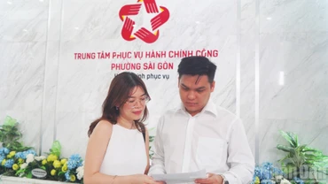 Trung tâm hành chính công phường Sài Gòn thuộc Thành phố Hồ Chí Minh mới chính thức đi vào hoạt động theo mô hình chính quyền địa phương 2 cấp.