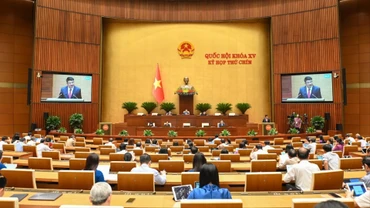 Quốc hội thảo luận tại Hội trường chiều 19/5.