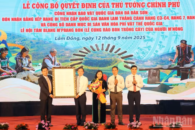 Lâm Đồng đón nhận Quyết định của Thủ tướng Chính phủ công nhận Bảo vật quốc gia Đàn đá Đắk Sơn.