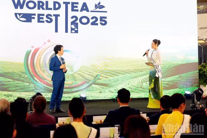 Đại diện Ban tổ chức giới thiệu tổng quan về Lễ hội Trà quốc tế-World Tea Fest 2025 tại họp báo.
