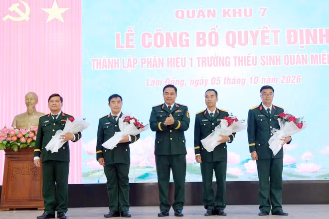Thành lập và ra mắt Đảng ủy phân hiệu 1 Trường Thiếu sinh quân miền nam tại Lâm Đồng. (Ảnh: CTV) 