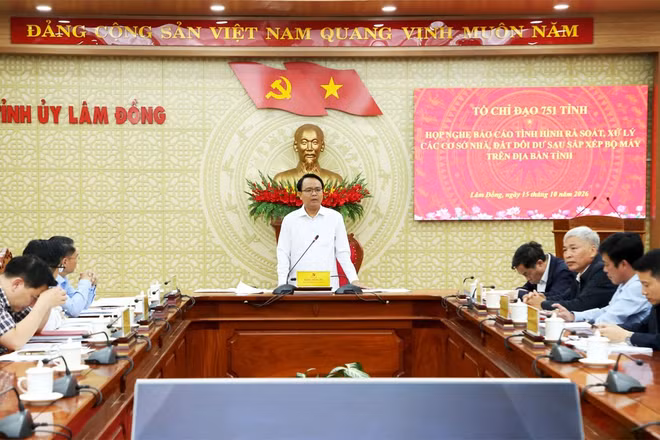 Phó Bí thư Thường trực Tỉnh ủy Lâm Đồng Đặng Hồng Sỹ chủ trì cuộc họp Tổ chỉ đạo 751 tỉnh. (Ảnh: CTV)