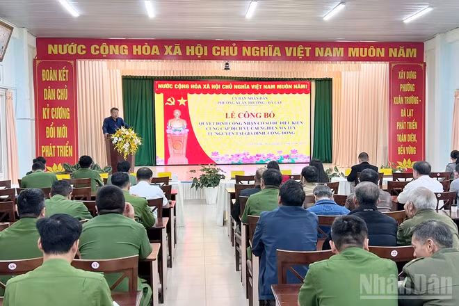 Quang cảnh lễ công bố.