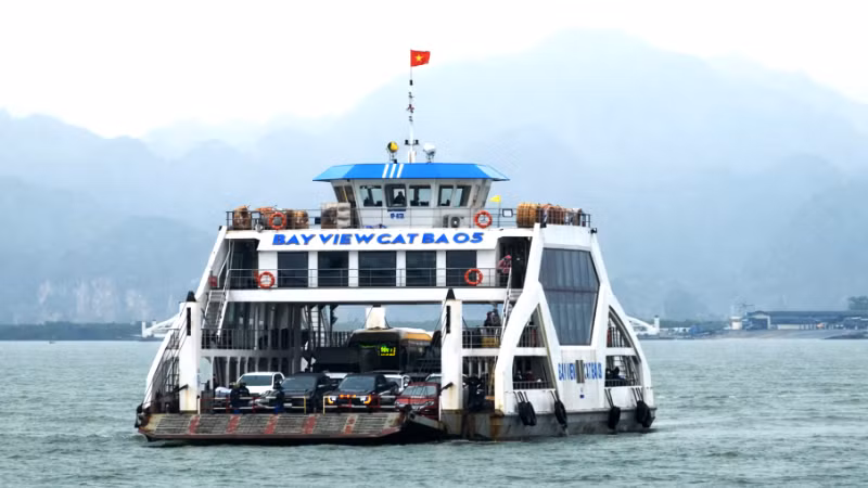 Tạm dừng tiếp nhận ô-tô con, ô-tô tải qua phà Đồng Bài theo chiều ra đảo Cát Bà từ ngày 25/4.