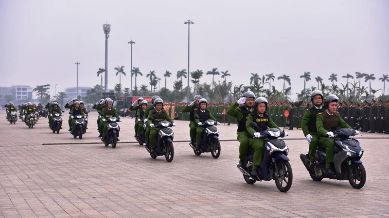 Các đơn vị thuộc Công an thành phố Hải Phòng ra quân tấn công, trấn áp tội phạm, bảo vệ tuyệt đối an ninh, an toàn Đại hội XIV của Đảng, bầu cử đại biểu Quốc hội khóa XVI và đại biểu Hội đồng nhân dân các cấp nhiệm kỳ 2026 - 2031 và Tết Bính Ngọ 2026. (Ảnh: XUÂN TRƯỜNG)