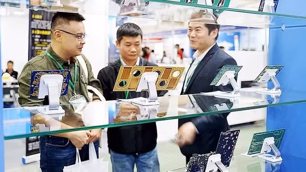 Các sản phẩm chip bán dẫn được trưng bày tại triển lãm thiết bị điện tử thông minh. (Ảnh: NAM ANH)