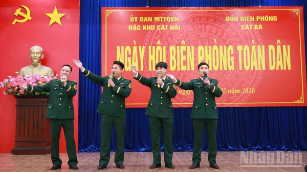 Hoạt động văn nghệ trong “Ngày hội Biên phòng toàn dân” năm 2026 tại đặc khu Cát Hải.