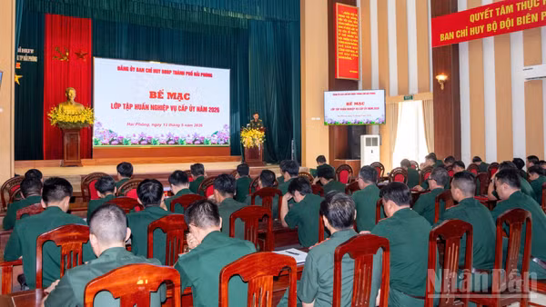 Toàn cảnh hội nghị.