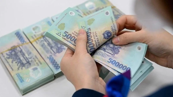 Lương cơ sở dự kiến tăng 8%, nhiều chính sách liên quan cũng thay đổi, trong đó có mức đóng bảo hiểm y tế. (Ảnh: VGP)