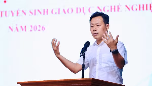 Thứ trưởng Giáo dục và Đào tạo Lê Quân phát biểu tại hội nghị