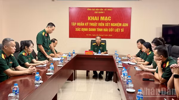 Quang cảnh khai mạc lớp tập huấn kỹ thuật viên xét nghiệm ADN xác định danh tính hài cốt liệt sĩ.