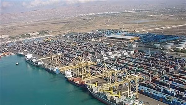 Tàu thuyền neo tại cảng ở thành phố Bandar Lengeh, tỉnh Hormozgan, Iran. (Ảnh: IRNA/TTXVN)