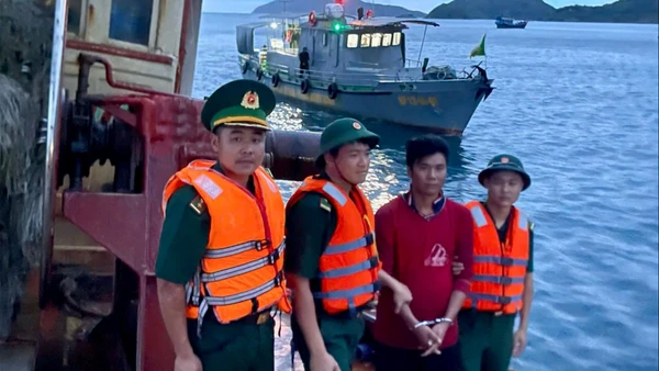 Bộ đội Biên phòng bắt giữ đối tượng Thả. (Ảnh: CTV)