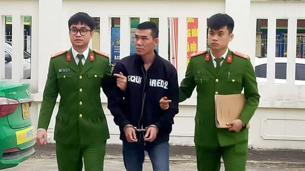 Công an bắt giữ đối tượng trong đường dây buôn bán ma túy liên tỉnh.