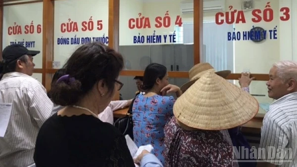 Việt Nam được đánh giá là một trong số ít quốc gia có phạm vi thuốc do Quỹ Bảo hiểm y tế chi trả khá đầy đủ và toàn diện so với mức phí đóng. (Ảnh: ĐỖ THOA)