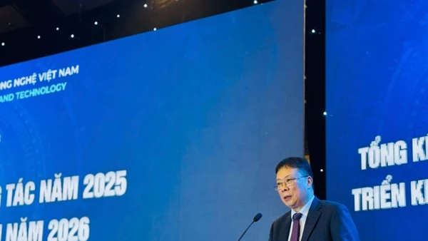 Giáo sư, Viện sĩ Châu Văn Minh, Chủ tịch Viện Hàn lâm Khoa học và Công nghệ Việt Nam, phát biểu tại hội nghị. (Ảnh: BÍCH LIÊN)