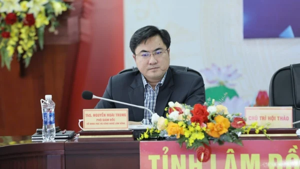 Ông Nguyễn Hoài Trung, Phó Giám đốc Sở Khoa học và Công nghệ tỉnh Lâm Đồng chia sẻ tại hội thảo. 