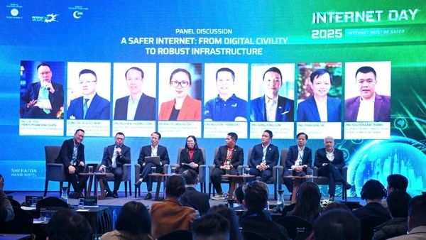 Tọa đàm “Kiến tạo không gian số tin cậy: Từ văn hóa số tử tế đến hạ tầng số vững mạnh”. (Ảnh: TRẦN THÀNH ĐẠT)