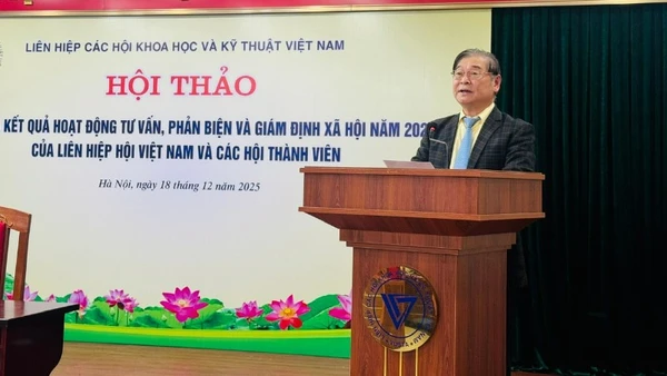 Tiến sĩ khoa học Phan Xuân Dũng, Chủ tịch Liên hiệp Hội Việt Nam phát biểu tại Hội thảo. (Ảnh: BÍCH LIÊN)