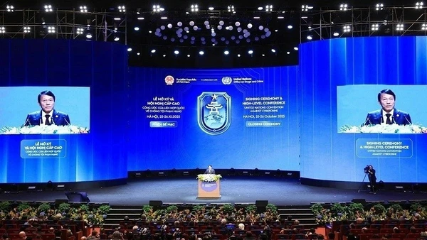 Bộ trưởng Công an, Đại tướng Lương Tam Quang phát biểu tại phiên bế mạc Lễ mở ký và Hội nghị cấp cao Công ước của Liên hợp quốc về chống tội phạm mạng 2025 (Công ước Hà Nội). Ảnh: BÁO NHÂN DÂN