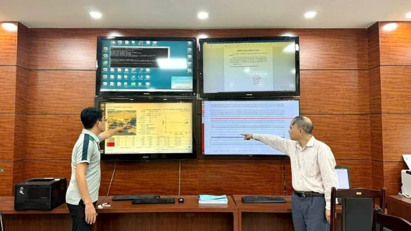 Các nhà khoa học Viện Các khoa học trái đất phân tích về hiện tượng động đất. (Ảnh: TL)