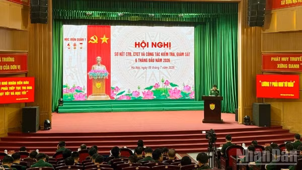 Quang cảnh hội nghị. 