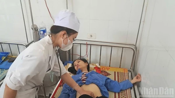 Các bệnh nhân bị ngộ độc thực phẩm sau khi sử dụng bánh mì ở Quảng Ngãi đã được bác sĩ tích cực điều trị, hiện sức khỏe đã ổn định.