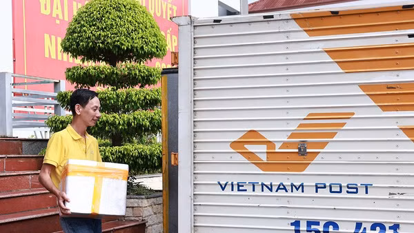 Bưu điện Việt Nam vận chuyển các mẫu sinh phẩm ADN theo hình thức chuyển phát nhanh siêu tốc.