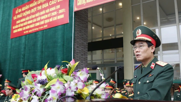 Trung tướng, Giáo sư, Tiến sĩ Trần Viết Tiến, Giám đốc Học viện Quân y phát biểu tại buổi lễ.